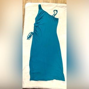 A sexy one sleeve dress with high split